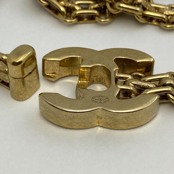 CHANEL Turnlock Necklace CC Autumn 2009 Gold Tone Authenticated - Picture 11 of 16